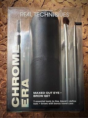 Real Techniques Limited Edition Chrome Era Maxed Out Eye + Brow Set